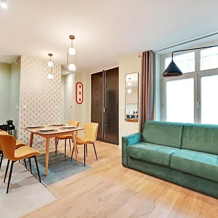 Superb 4 People Center Of Apartment *