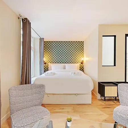 Superb 4 People Center Of Apartment